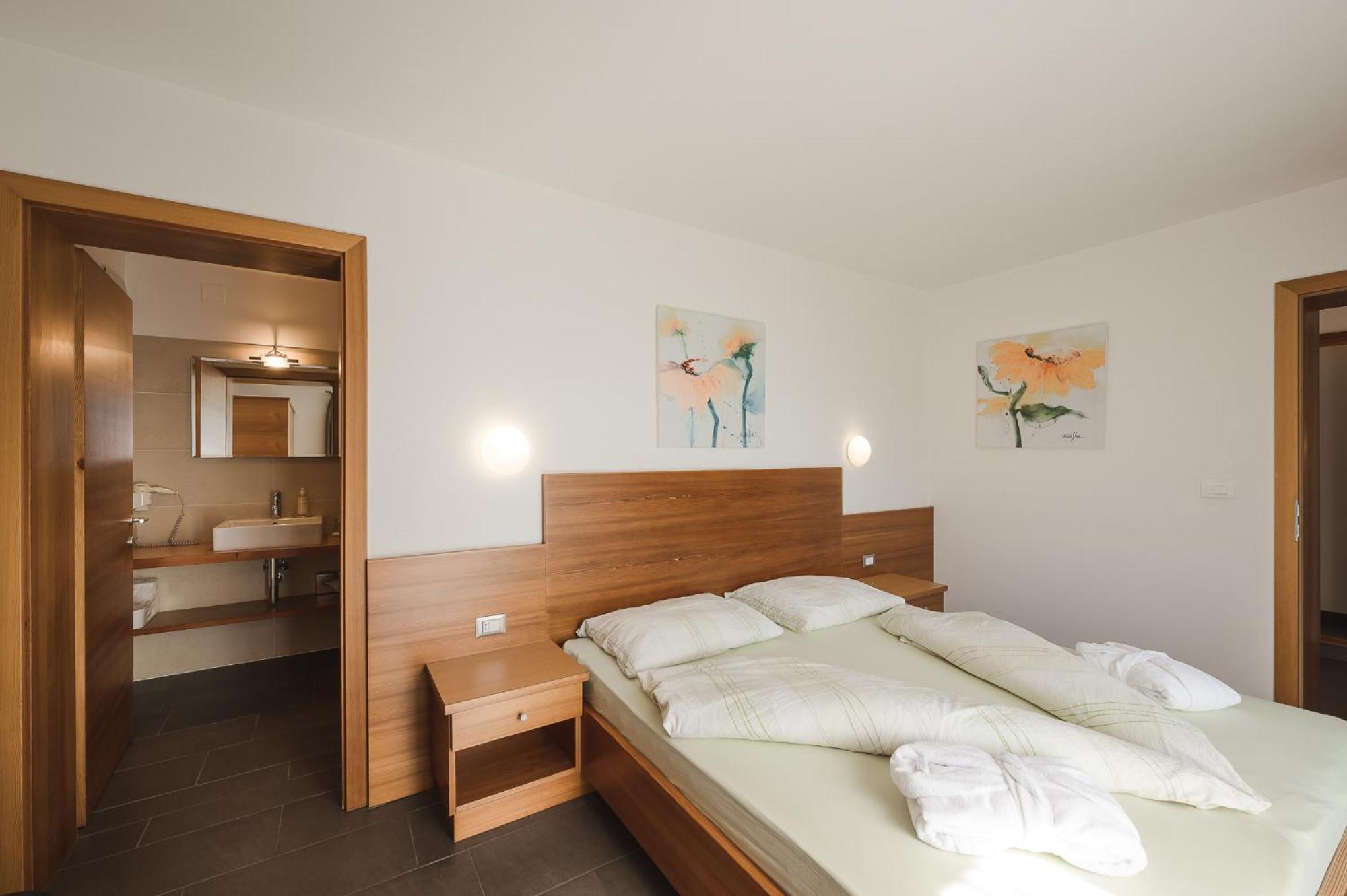 Hotel - Appartements Schmied Hans Schenna Room photo